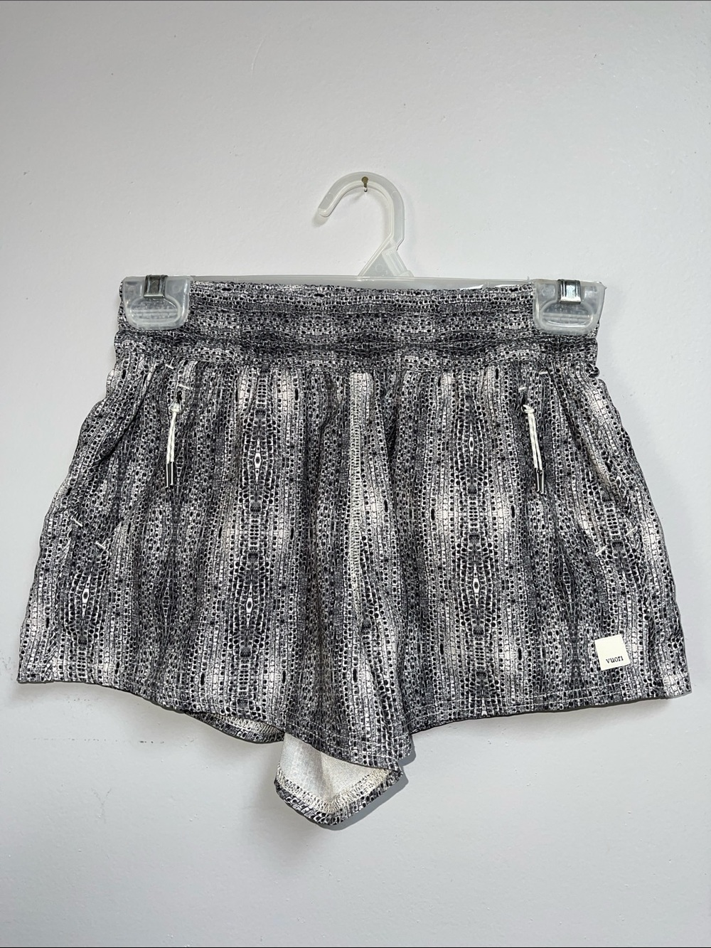 Vuori Dash Shorts Dune Snake